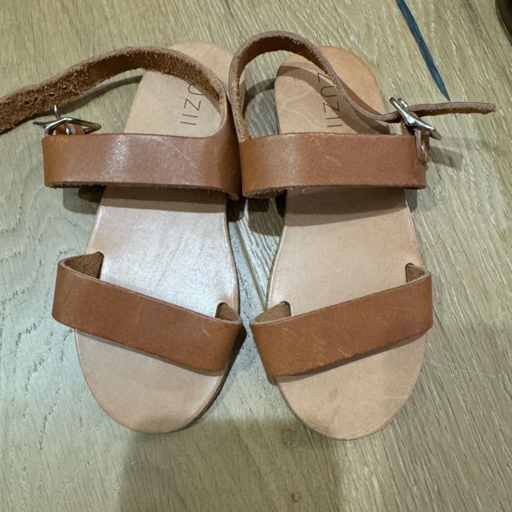 Zuzii handmade in LA Italian Leather sandals Size 9